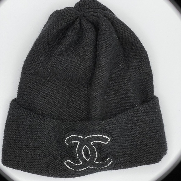 CHANEL BEANIE - Picture 1 of 6
